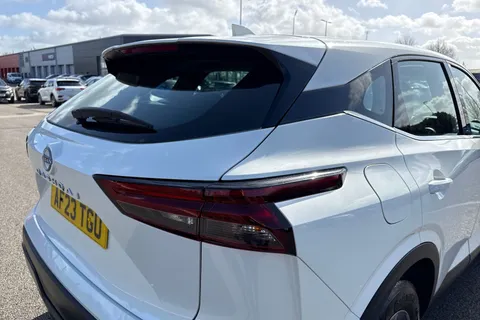 AF23TGU Nissan Qashqai 1.3 DIG-T MHEV Acenta Premium Euro 6 (s/s) 5dr Thumbnail #33