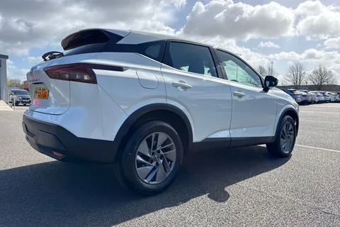 AF23TGU Nissan Qashqai 1.3 DIG-T MHEV Acenta Premium Euro 6 (s/s) 5dr Thumbnail #35