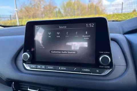 AF23TGU Nissan Qashqai 1.3 DIG-T MHEV Acenta Premium Euro 6 (s/s) 5dr Thumbnail #48