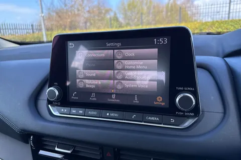 AF23TGU Nissan Qashqai 1.3 DIG-T MHEV Acenta Premium Euro 6 (s/s) 5dr Thumbnail #51