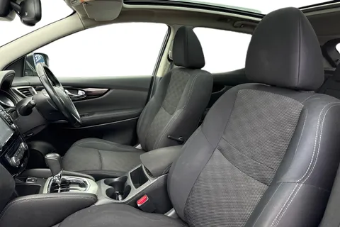 16 of 57 for Nissan Qashqai 1.2 DIG-T N-Connecta XTRON 2WD Euro 6 (s/s) 5dr