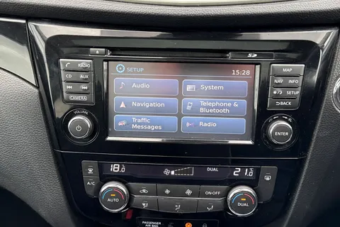 17 of 57 for Nissan Qashqai 1.2 DIG-T N-Connecta XTRON 2WD Euro 6 (s/s) 5dr