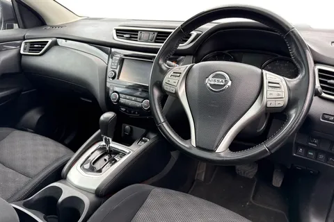 18 of 57 for Nissan Qashqai 1.2 DIG-T N-Connecta XTRON 2WD Euro 6 (s/s) 5dr