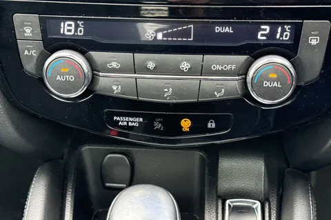 22 of 57 for Nissan Qashqai 1.2 DIG-T N-Connecta XTRON 2WD Euro 6 (s/s) 5dr