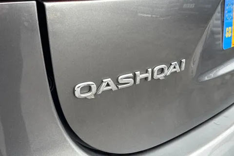 34 of 57 for Nissan Qashqai 1.2 DIG-T N-Connecta XTRON 2WD Euro 6 (s/s) 5dr