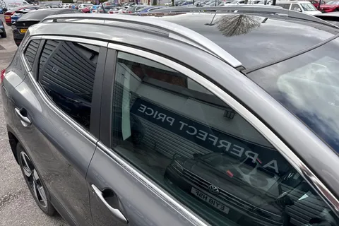 36 of 57 for Nissan Qashqai 1.2 DIG-T N-Connecta XTRON 2WD Euro 6 (s/s) 5dr