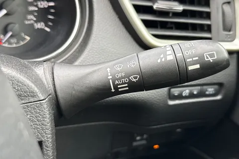 43 of 57 for Nissan Qashqai 1.2 DIG-T N-Connecta XTRON 2WD Euro 6 (s/s) 5dr