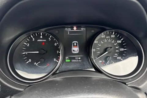 45 of 57 for Nissan Qashqai 1.2 DIG-T N-Connecta XTRON 2WD Euro 6 (s/s) 5dr