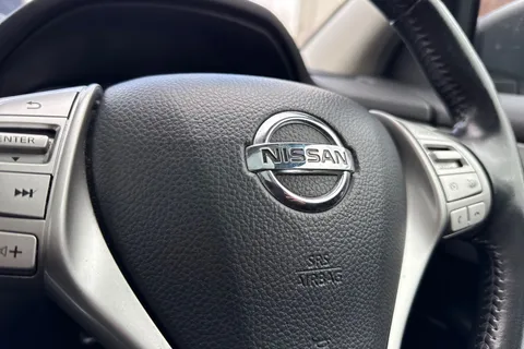 49 of 57 for Nissan Qashqai 1.2 DIG-T N-Connecta XTRON 2WD Euro 6 (s/s) 5dr