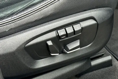 YG15YKF BMW X5 3.0 30d M Sport Auto xDrive Euro 6 (s/s) 5dr Thumbnail #32