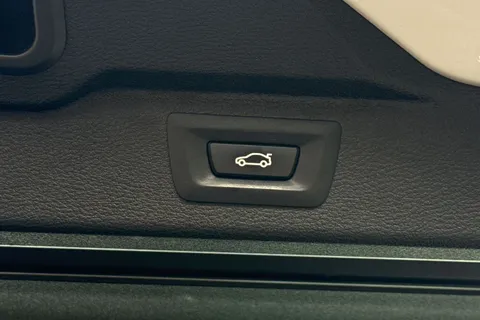 YG15YKF BMW X5 3.0 30d M Sport Auto xDrive Euro 6 (s/s) 5dr Thumbnail #37