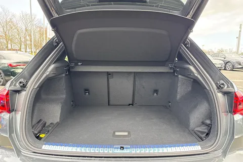 LM75HJK Audi Q3 Black Edition 35 TFSI  150 PS S tronic Thumbnail #7