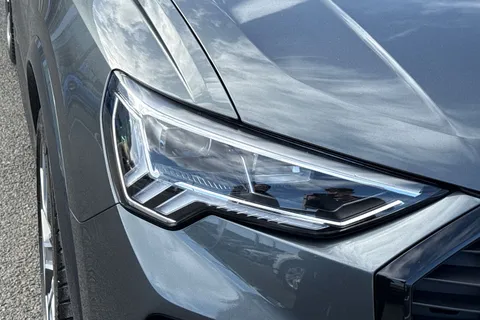 LM75HJK Audi Q3 Black Edition 35 TFSI  150 PS S tronic Thumbnail #9