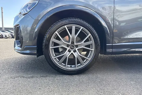 LM75HJK Audi Q3 Black Edition 35 TFSI  150 PS S tronic Thumbnail #10