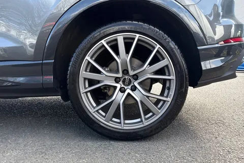 LM75HJK Audi Q3 Black Edition 35 TFSI  150 PS S tronic Thumbnail #11