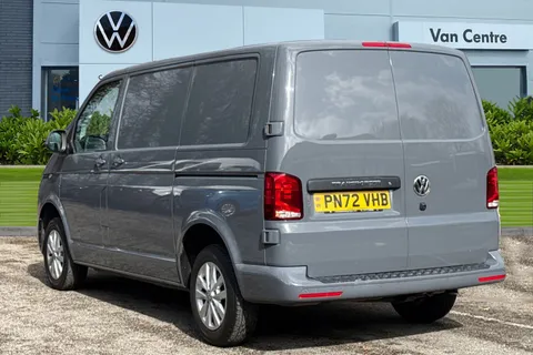 PN72VHB Volkswagen Transporter 2.0 TDI 150 Highline Van DSG Thumbnail #2