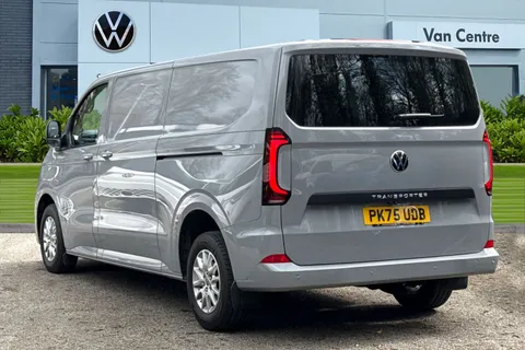 PK75UDB Volkswagen Transporter 2.0 TDI 170 Commerce Pro Van Auto Thumbnail #3
