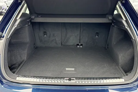 7 of 66 for Audi Q3 Sport 35 TFSI 150 PS 6-speed