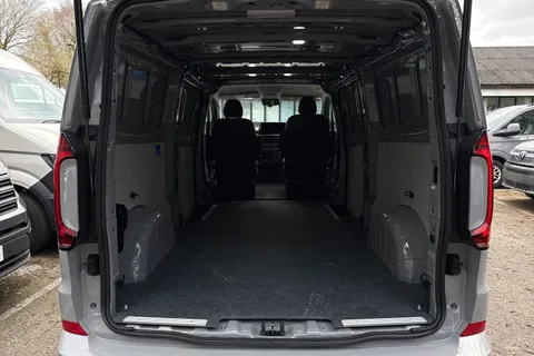 PK75UDB Volkswagen Transporter 2.0 TDI 170 Commerce Pro Van Auto Thumbnail #7