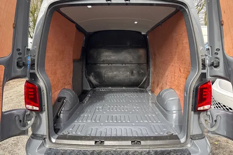 PN72VHB Volkswagen Transporter 2.0 TDI 150 Highline Van DSG Thumbnail #6