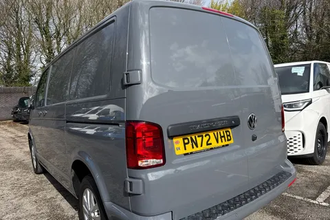 PN72VHB Volkswagen Transporter 2.0 TDI 150 Highline Van DSG Thumbnail #7