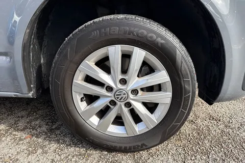 PN72VHB Volkswagen Transporter 2.0 TDI 150 Highline Van DSG Thumbnail #9