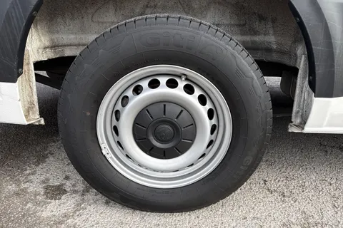 PN74SDY Volkswagen Crafter 2.0 TDI 140PS Commerce High Roof Van Thumbnail #10