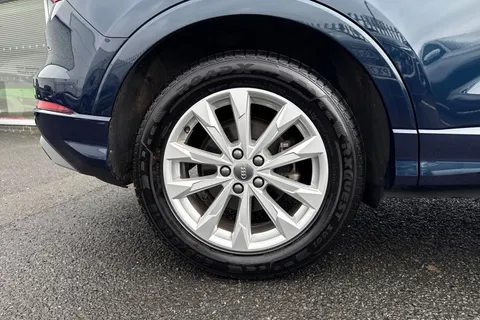 13 of 66 for Audi Q3 Sport 35 TFSI 150 PS 6-speed