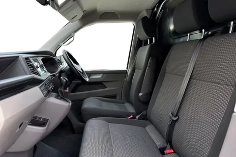 PN72VHB Volkswagen Transporter 2.0 TDI 150 Highline Van DSG Thumbnail #15