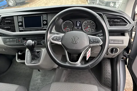 PN72VHB Volkswagen Transporter 2.0 TDI 150 Highline Van DSG Thumbnail #17