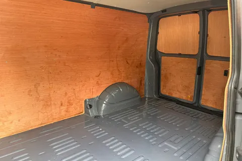 PN72VHB Volkswagen Transporter 2.0 TDI 150 Highline Van DSG Thumbnail #18