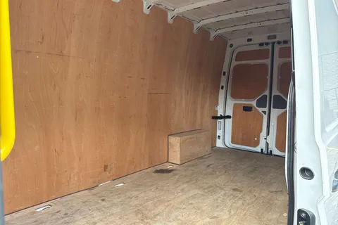 PN74SDY Volkswagen Crafter 2.0 TDI 140PS Commerce High Roof Van Thumbnail #18