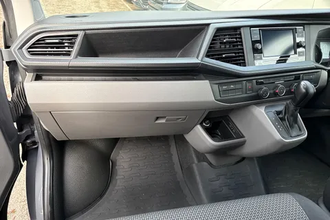PN72VHB Volkswagen Transporter 2.0 TDI 150 Highline Van DSG Thumbnail #19