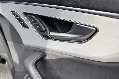 21 of 63 for Audi Q7 MY23.5 S line 45 TDI quattro 231 PS tiptronic