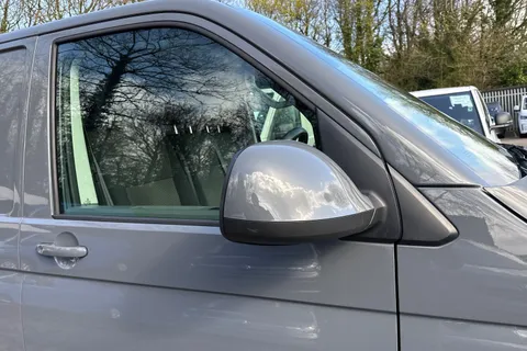 PN72VHB Volkswagen Transporter 2.0 TDI 150 Highline Van DSG Thumbnail #24