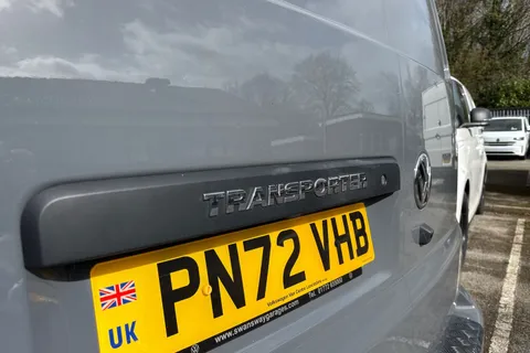 PN72VHB Volkswagen Transporter 2.0 TDI 150 Highline Van DSG Thumbnail #27
