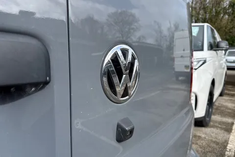 PN72VHB Volkswagen Transporter 2.0 TDI 150 Highline Van DSG Thumbnail #28