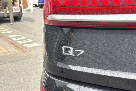 30 of 63 for Audi Q7 MY23.5 S line 45 TDI quattro 231 PS tiptronic