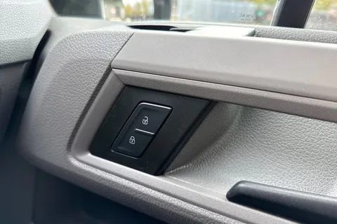 PN74SDY Volkswagen Crafter 2.0 TDI 140PS Commerce High Roof Van Thumbnail #34