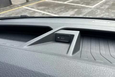 PN74SDY Volkswagen Crafter 2.0 TDI 140PS Commerce High Roof Van Thumbnail #37