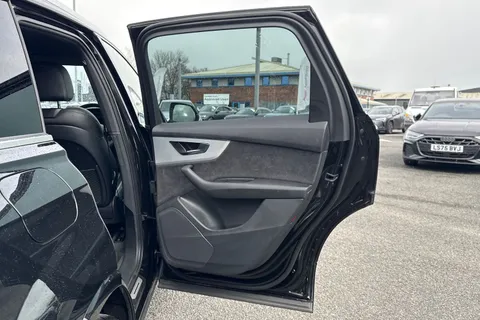 40 of 63 for Audi Q7 MY23.5 S line 45 TDI quattro 231 PS tiptronic