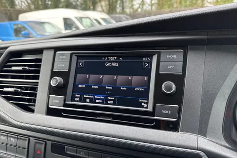 PN72VHB Volkswagen Transporter 2.0 TDI 150 Highline Van DSG Thumbnail #42