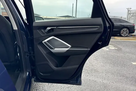 43 of 66 for Audi Q3 Sport 35 TFSI 150 PS 6-speed