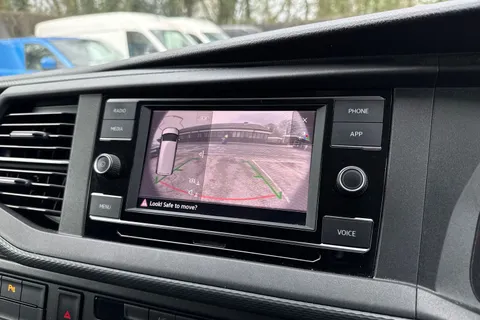 PN72VHB Volkswagen Transporter 2.0 TDI 150 Highline Van DSG Thumbnail #46