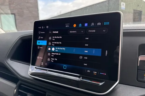 PN74SDY Volkswagen Crafter 2.0 TDI 140PS Commerce High Roof Van Thumbnail #45