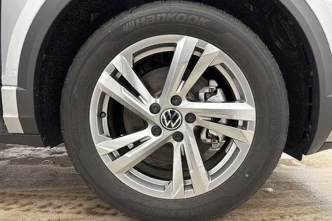 DE75NWG Volkswagen T-Roc 2.0 TDI 150 EVO R-Line 5dr DSG **REVERSING CAMERA** Thumbnail #5