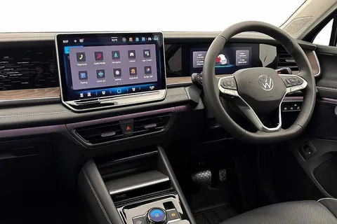 KS75HVF Volkswagen Tayron 1.5 eTSI Elegance 5dr DSG7 [7 Seat] **LEATHER** Thumbnail #2