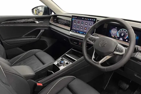 KS75HVF Volkswagen Tayron 1.5 eTSI Elegance 5dr DSG7 [7 Seat] **LEATHER** Thumbnail #6