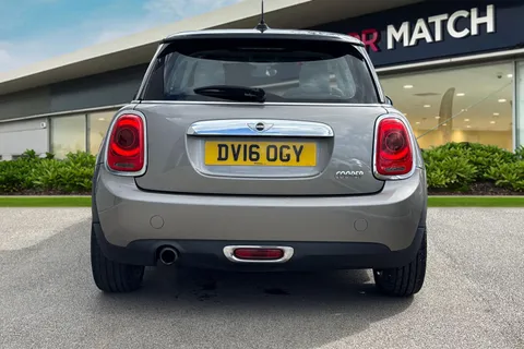 4 of 39 for Mini Hatch 1.5 Cooper Euro 6 (s/s) 3dr