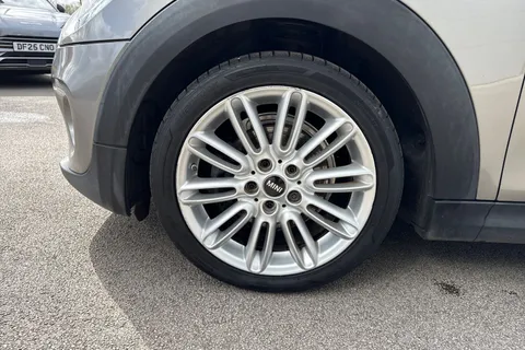 10 of 39 for Mini Hatch 1.5 Cooper Euro 6 (s/s) 3dr